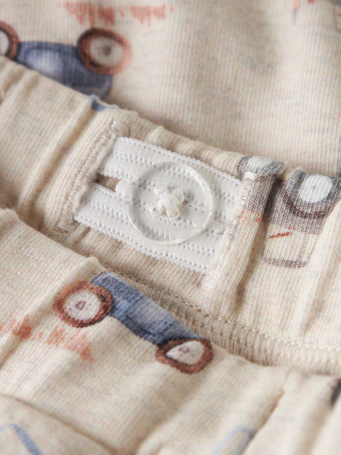 model_shot-front_full